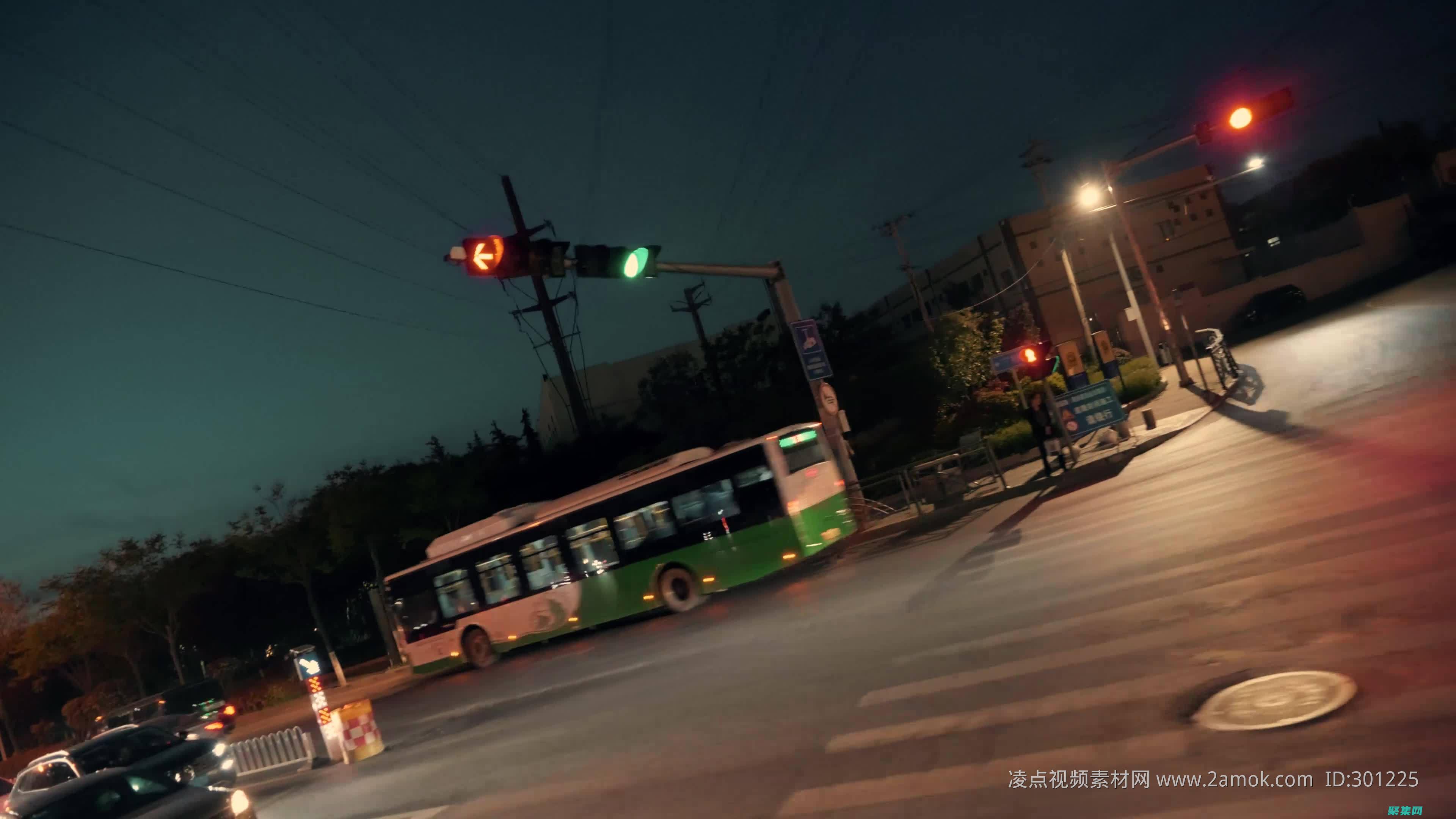 午夜公交中的詭秘身影：北京公交車靈異事件始末 (午夜公交車是什么意思)