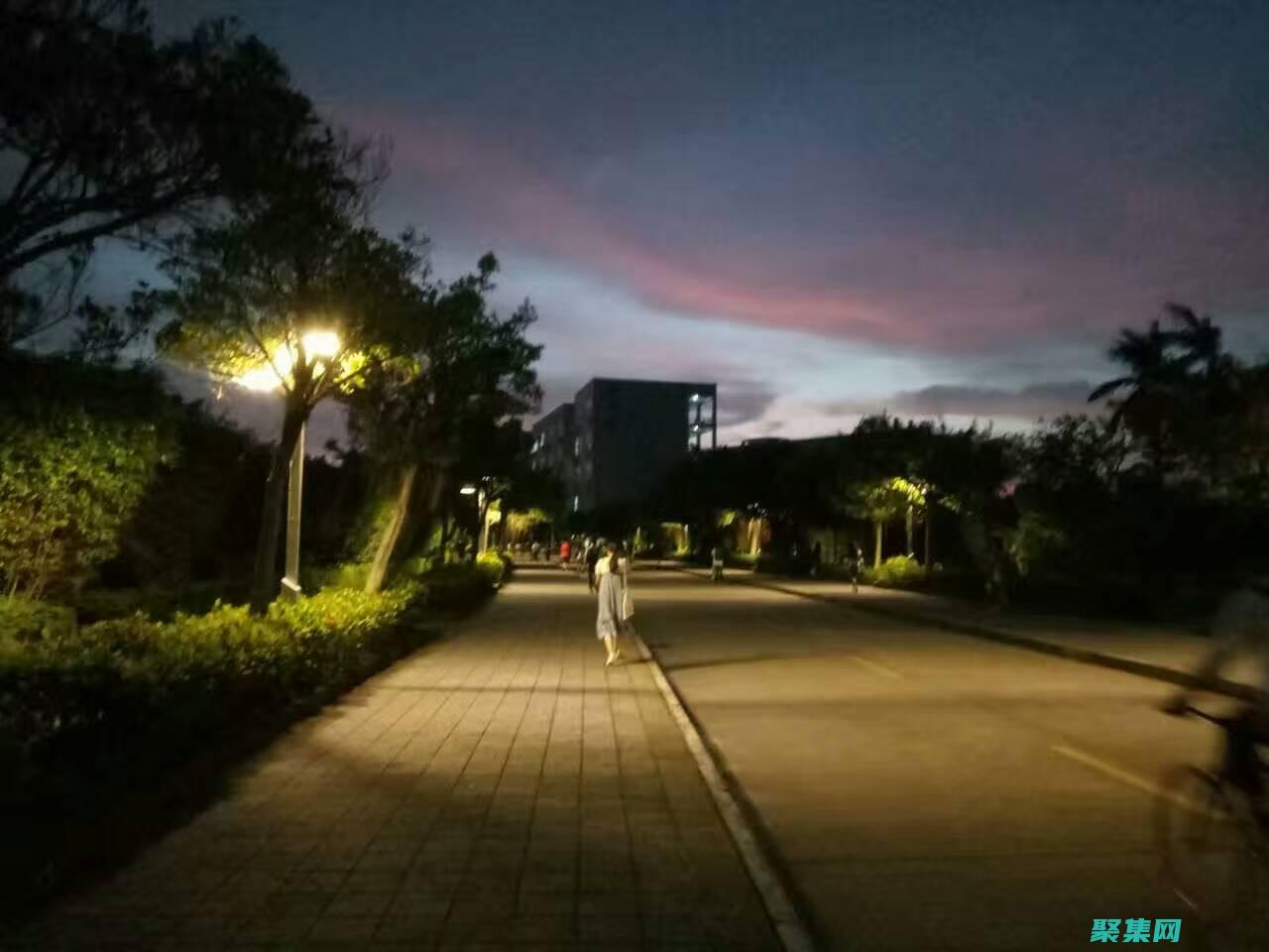 校園驚魂夜：恐怖靈異事件大揭秘，膽小者勿入 (櫻花校園驚魂夜)