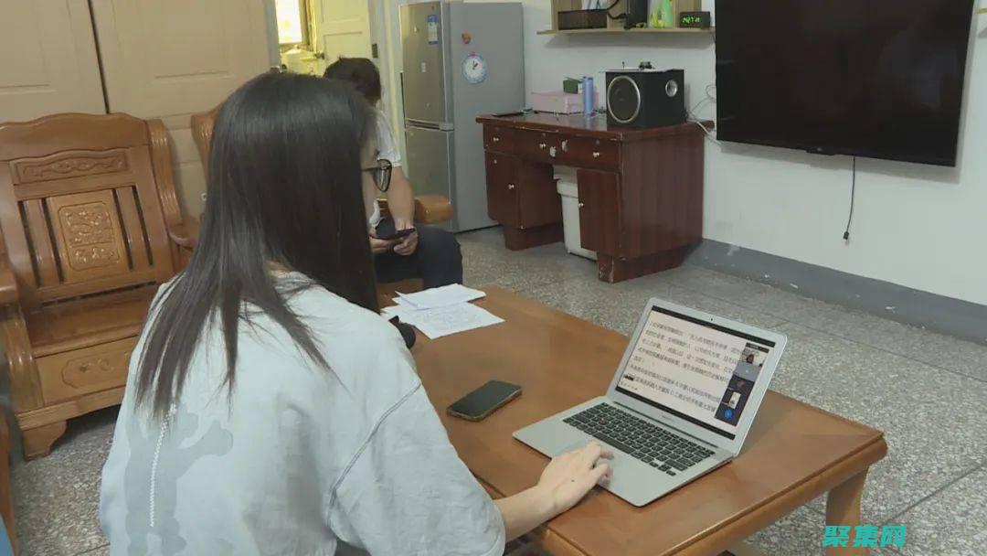 在線教程：TensorFlow 和 PyTorch 等庫提供在線教程，教您如何使用它們的庫進行機器學習和深度學習。(arthas在線教程)